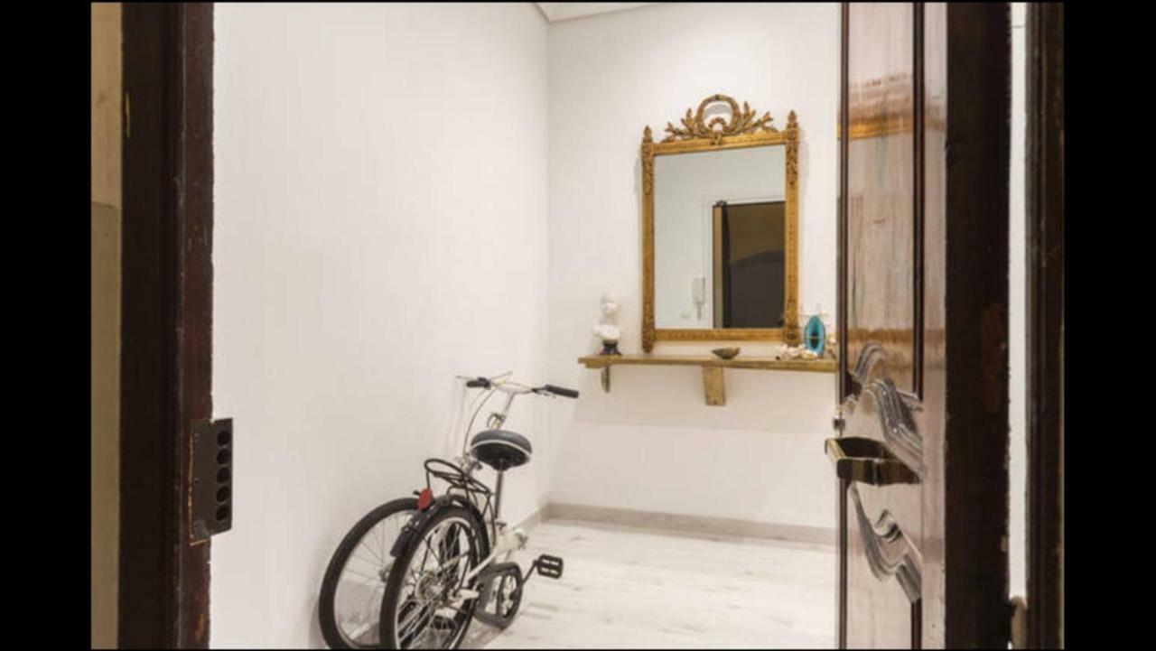 Reina Apartment Валенсия Екстериор снимка